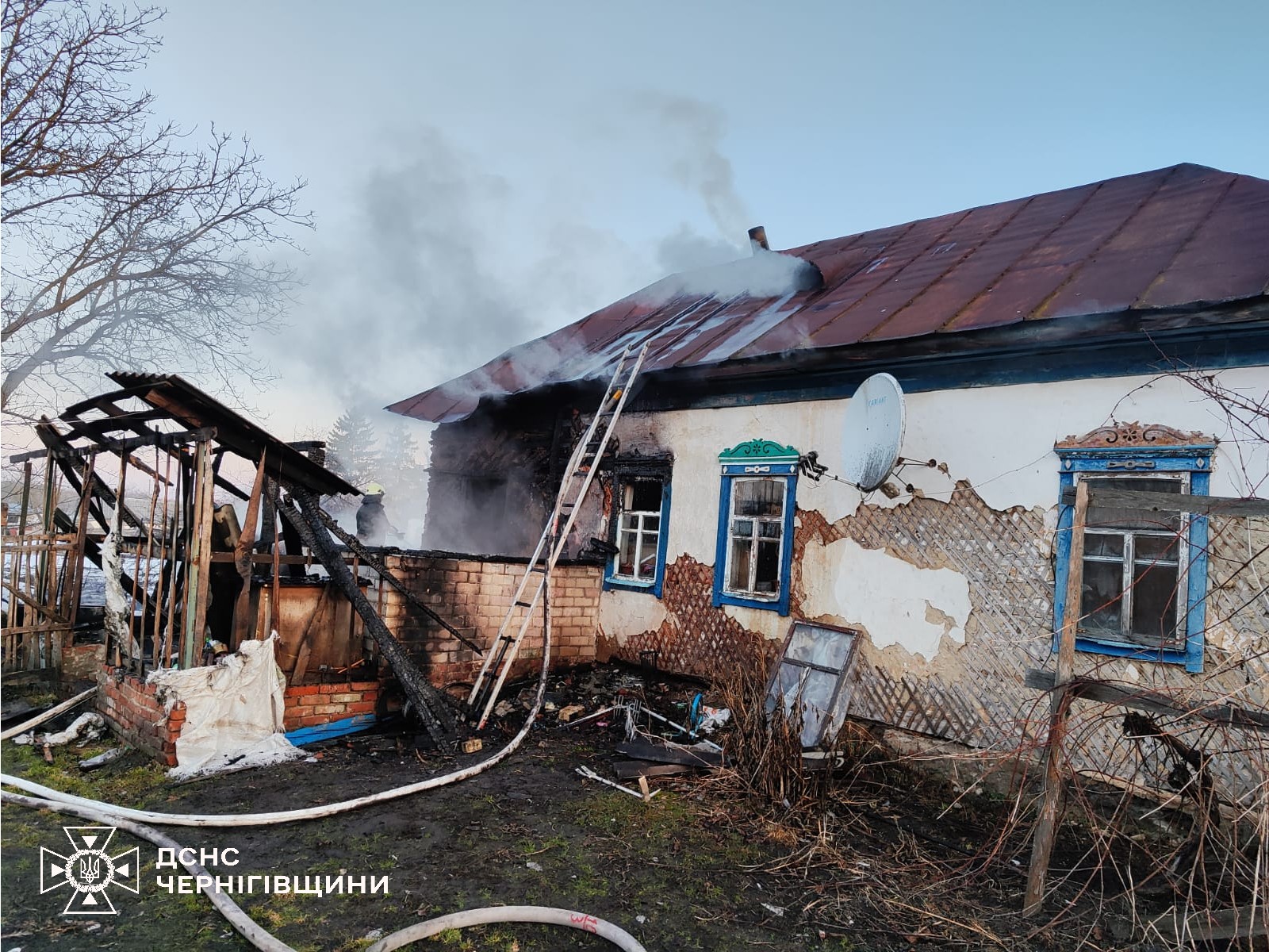Фотографія пошкоджений вогнем будинок